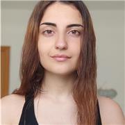 Doy clases particulares presenciales o online adaptadas a cada alumno y a sus necesidades. Tengo más de cuatro años de experiencia tanto en trato individual como de profesora en academias especializadas en el alto rendimiento